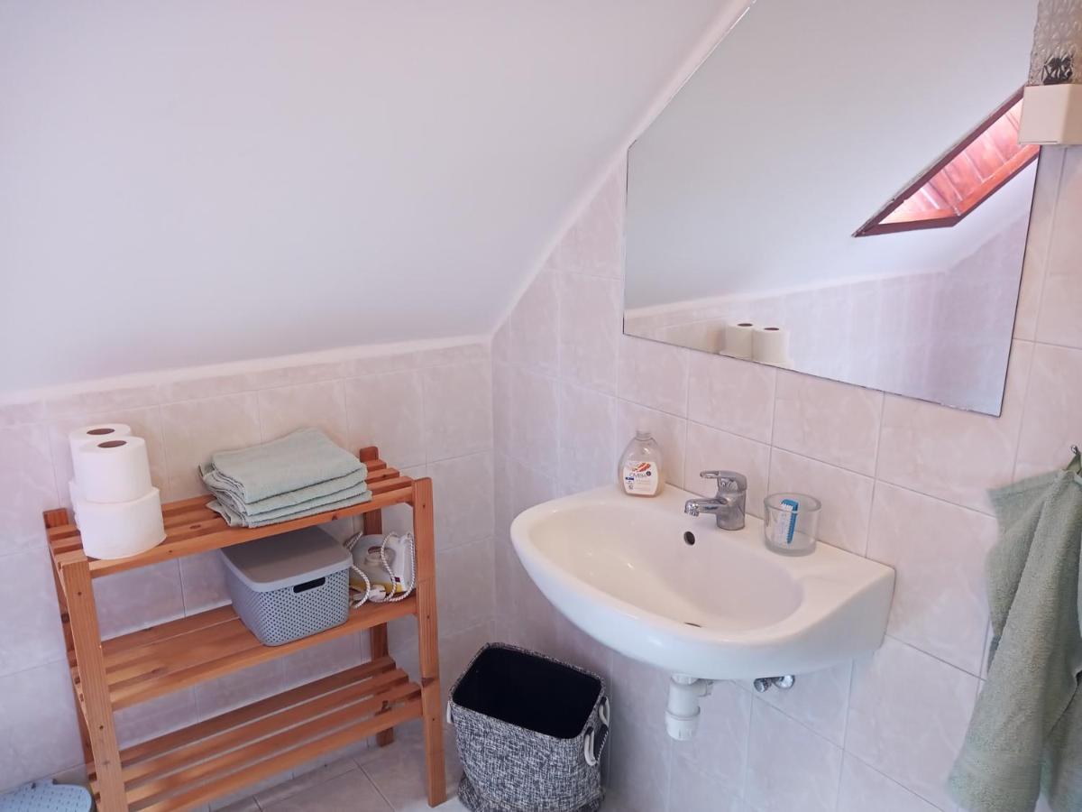 Borostyan Vendeghaz Appartement Balatonkeresztúr Buitenkant foto