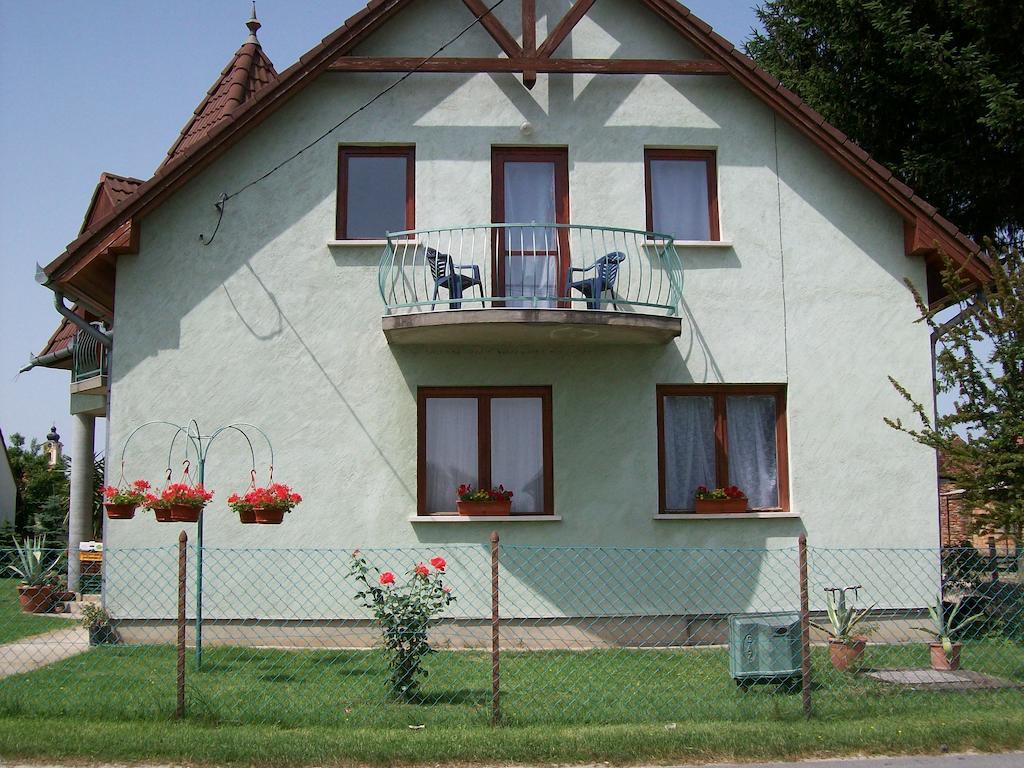 Borostyan Vendeghaz Appartement Balatonkeresztúr Kamer foto